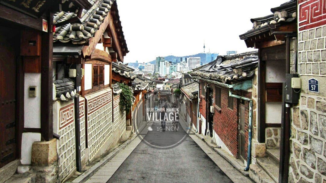หมู่บ้านพุกชนฮันอก (Bukchon Hanok Village)