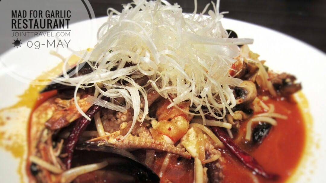 Red Devil : Special spicy pasta with fresh shrimp, clam and various kinds of seafood.